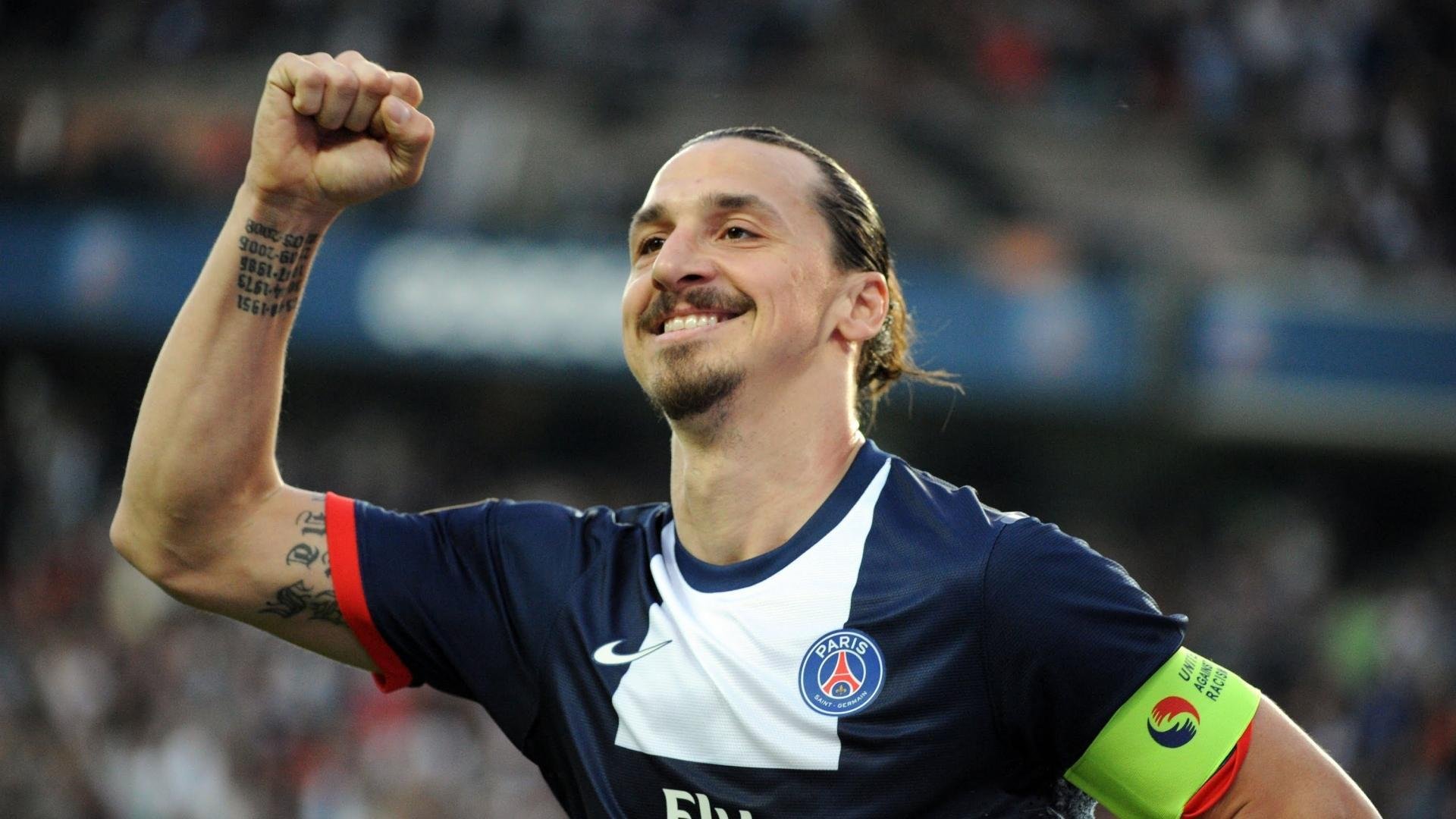 苏亚雷斯在焦点战证明自己，荷兰关键战突围中国，一场跨越时空的足球对话